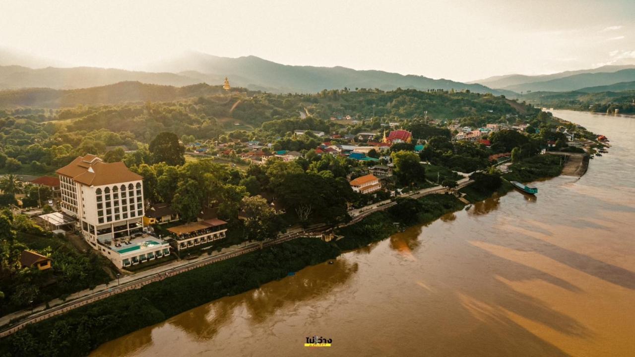 Chiangkhong Teak Garden Riverfront Onsen Hotel- Sha Extra Plus Chiang Khong Exterior foto